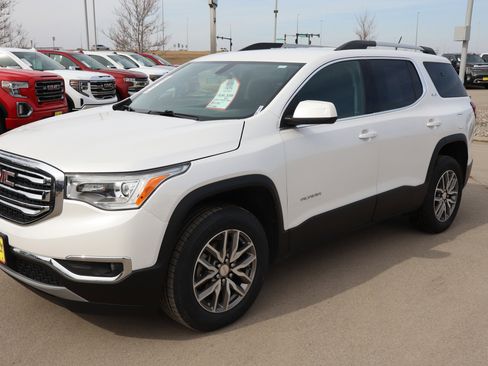 Used 2019 GMC Acadia SLE image 3