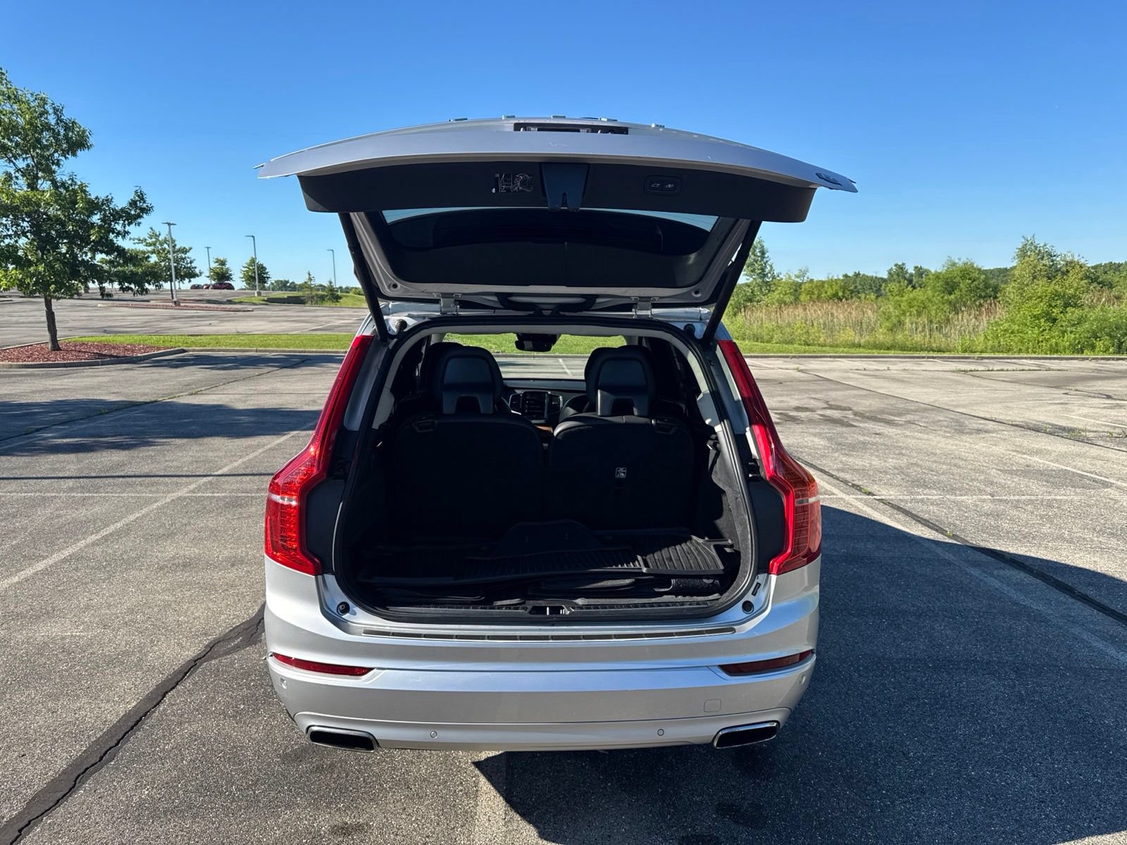 Used 2021 Volvo XC90 T6 Momentum w/ Protection Package Premier AWD/4WD image 30