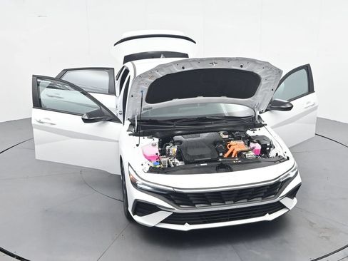 Used 2025 Hyundai Elantra SEL FWD image 47