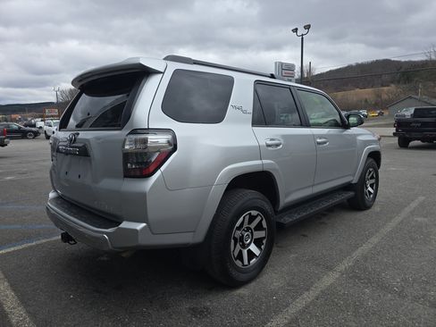 Used 2024 Toyota 4Runner TRD Off-Road image 3