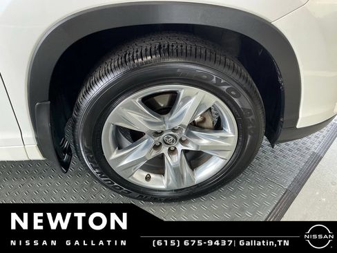 Used 2017 Toyota Highlander Limited FWD image 50
