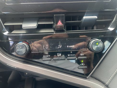 Used 2024 Toyota Camry SE FWD image 23