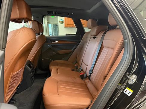 Used 2021 Audi Q5 Premium Plus w/ Premium Plus Package image 8