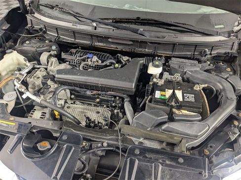 Used 2016 Nissan Rogue SV w/ SV Premium Package image 36