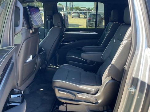 Used 2025 Cadillac Escalade ESV Sport w/ Touring Package AWD/4WD image 5