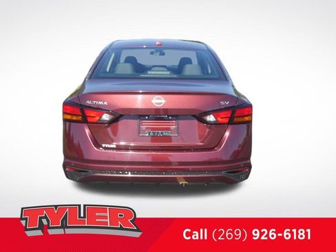 Used 2024 Nissan Altima 2.5 SV FWD image 7