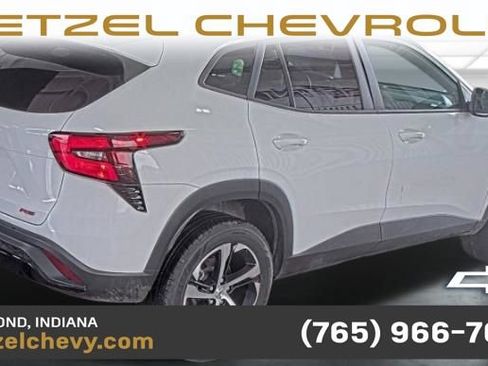 Used 2024 Chevrolet Trax RS FWD image 3