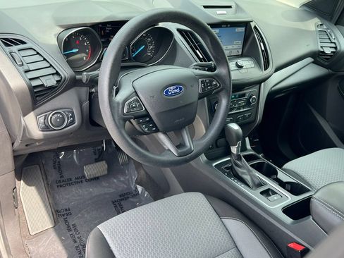 Used 2017 Ford Escape SE w/ Equipment Group 201A AWD/4WD image 17