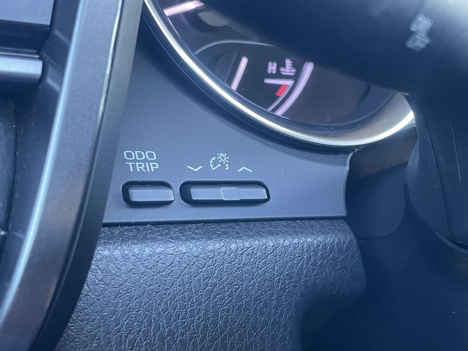 Used 2019 Toyota Camry SE FWD image 25
