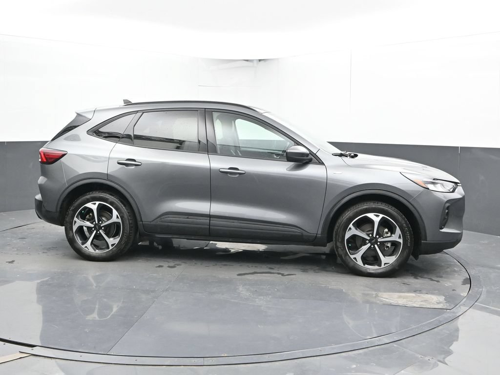 Used 2025 Ford Escape ST-Line Select w/ Tech Pack #1 AWD/4WD image 3