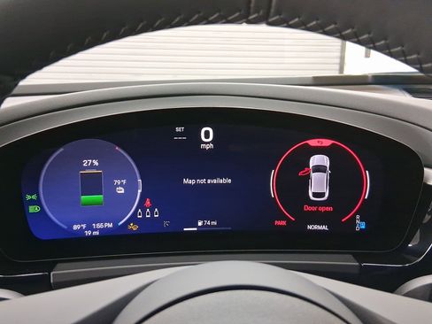 New 2025 Porsche Macan Electric image 18