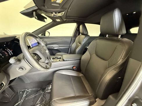 Used 2023 Lexus RX 350 Premium w/ Accessory Package AWD/4WD image 2