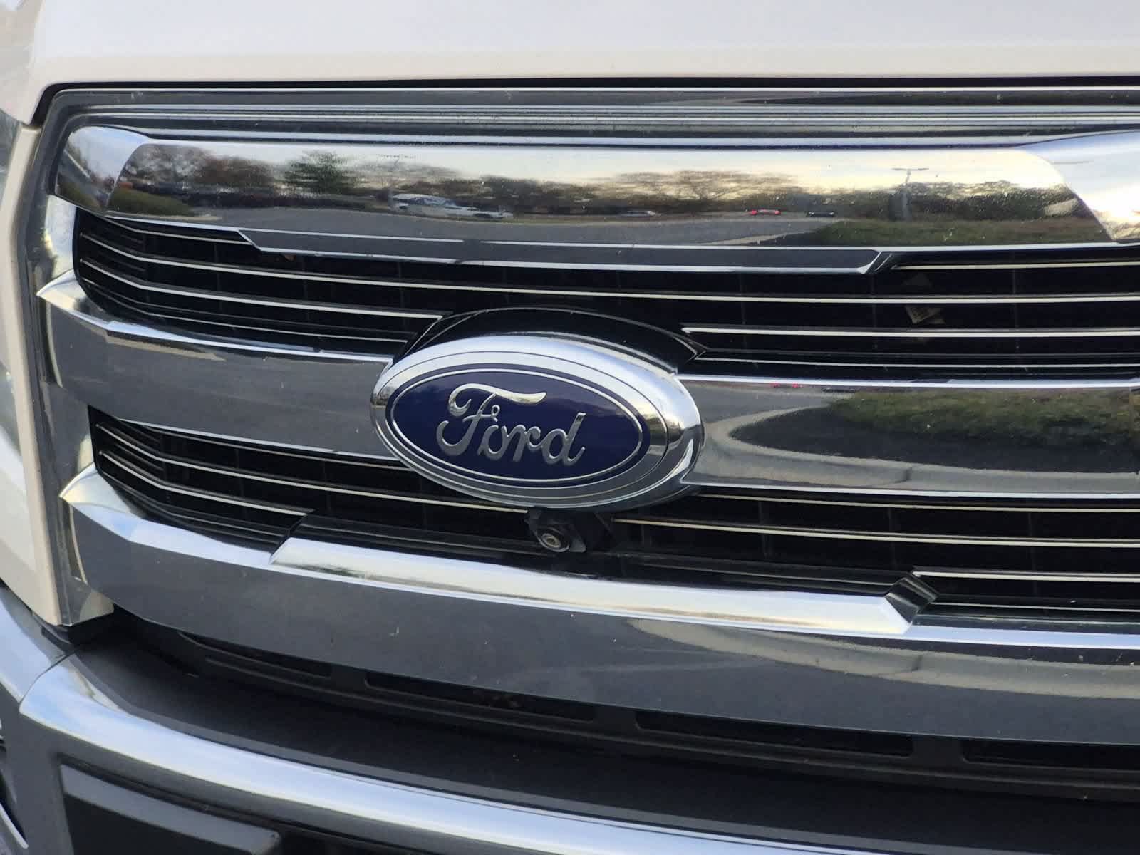 Used 2016 Ford F150 Lariat w/ Equipment Group 502A Luxury AWD/4WD image 12