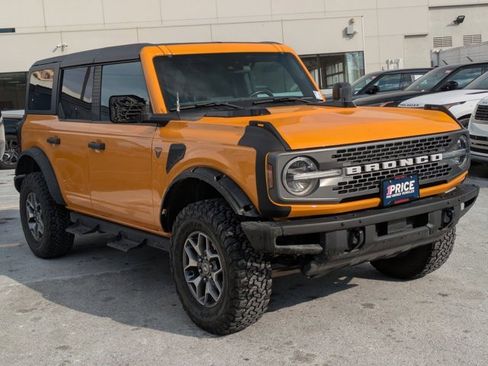 Used 2021 Ford Bronco Badlands image 3