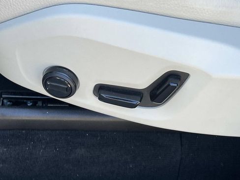 Used 2024 Volvo XC90 B6 Plus w/ Protection Package image 20