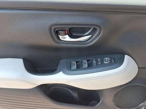 Certified 2025 Honda HR-V EX-L image 10