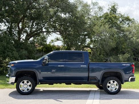 Used 2020 Chevrolet Silverado 2500 LTZ w/ LTZ Convenience Package AWD/4WD image 2