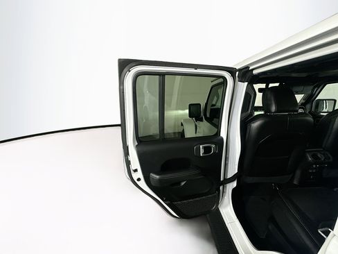 Used 2022 Jeep Wrangler Sahara w/ Cold Weather Group image 26