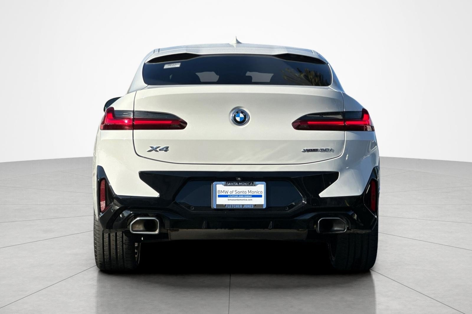 Used 2022 BMW X4 xDrive30i w/ M Sport Package 2 AWD/4WD image 4