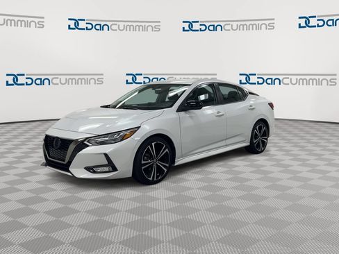 Used 2022 Nissan Sentra SR w/ Electronics Package FWD image 4