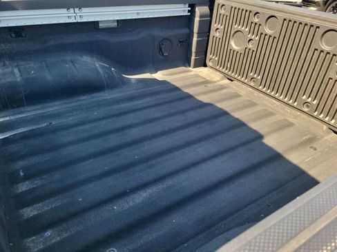 Certified 2024 Nissan Frontier SL w/ Technology Package RWD image 15