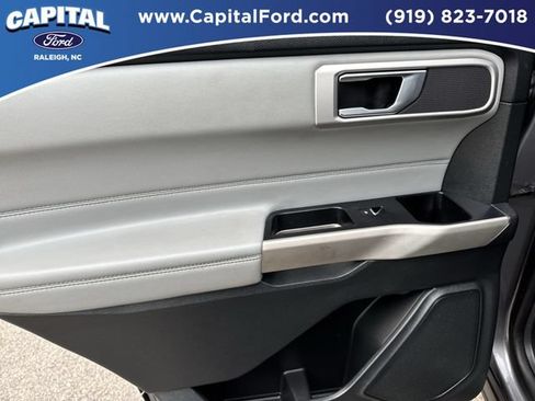 Certified 2022 Ford Explorer XLT w/ Equipment Group 202A AWD/4WD image 17