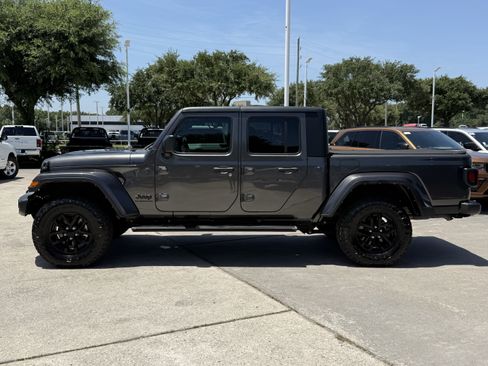 Used 2022 Jeep Gladiator Sport AWD/4WD image 9