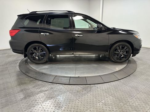 Used 2018 Nissan Pathfinder SL w/ Midnight Edition Package image 15