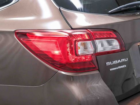 Used 2019 Subaru Outback 2.5i Premium AWD/4WD image 7
