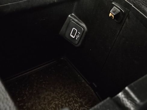 Used 2023 Jeep Wrangler Unlimited Sahara AWD/4WD image 18