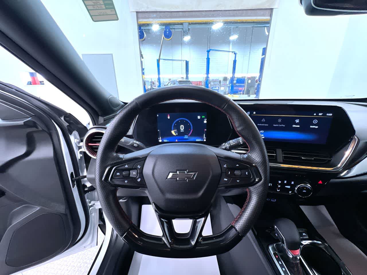 Used 2026 Chevrolet Trax RS w/ Sunroof Package FWD image 14