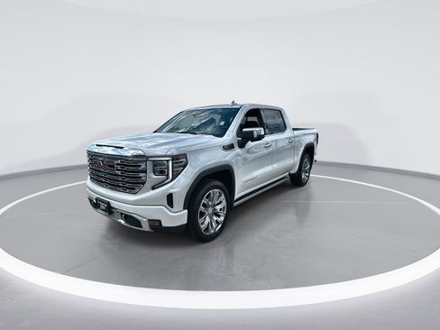 Used 2025 GMC Sierra 1500 Denali AWD/4WD image 4