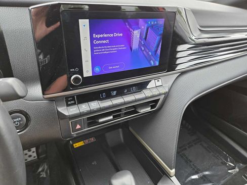 Certified 2025 Toyota Camry SE FWD image 29
