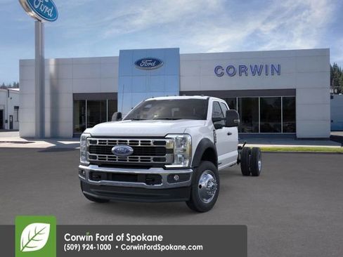New 2025 Ford F550 4x4 Supercab Super Duty image 4