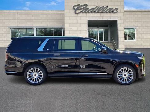 Used 2023 Cadillac Escalade ESV Premium Luxury w/ Performance Package AWD/4WD image 9