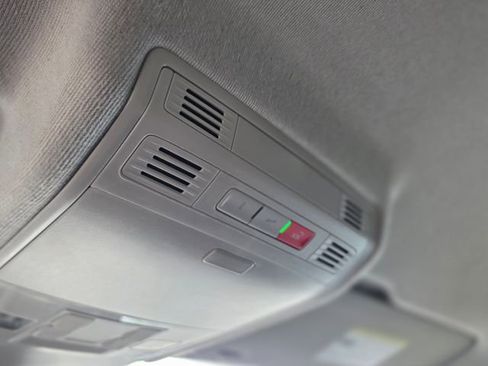 Used 2024 Volkswagen Tiguan Wolfsburg Edition image 41