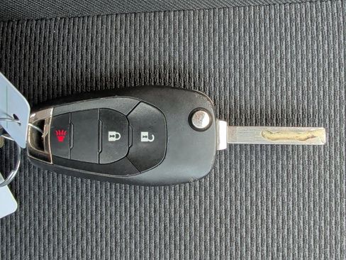 Used 2017 Chevrolet Cruze LT FWD image 18