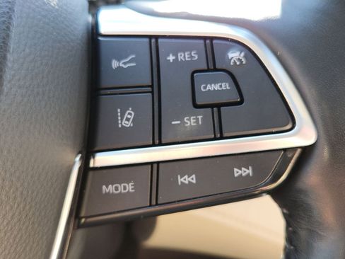 Used 2021 Toyota Highlander Limited image 21