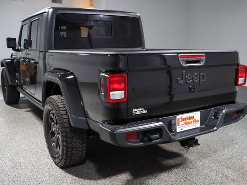 Used 2021 Jeep Gladiator Sport image 9