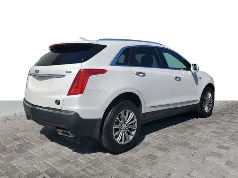 Used 2018 Cadillac XT5 Luxury w/ Driver Awareness Package image 5