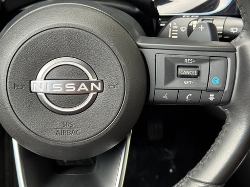 Used 2024 Nissan Pathfinder SV w/ SV Premium Package FWD image 21