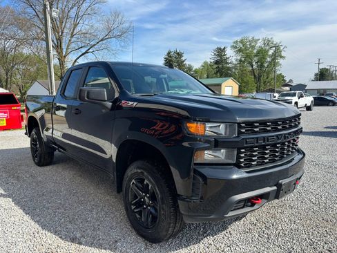 Used 2019 Chevrolet Silverado 1500 Custom Trail Boss w/ Custom Convenience Package AWD/4WD image 9