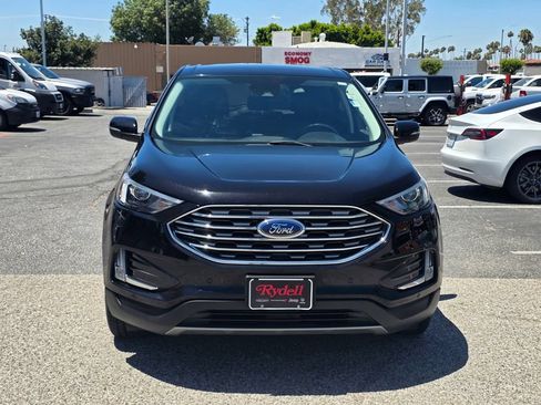 Used 2022 Ford Edge Titanium AWD/4WD image 2