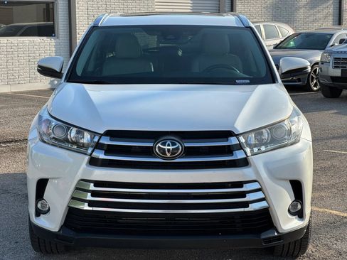 Used 2019 Toyota Highlander Limited FWD image 10