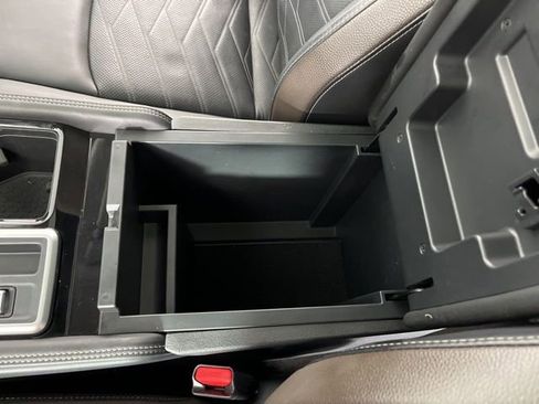 Used 2024 Nissan Pathfinder Platinum w/ Cargo Package image 29