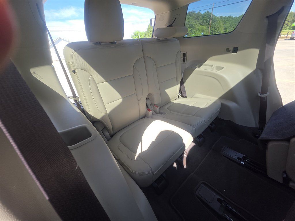 Used 2018 GMC Acadia Denali w/ Technology Package FWD image 7