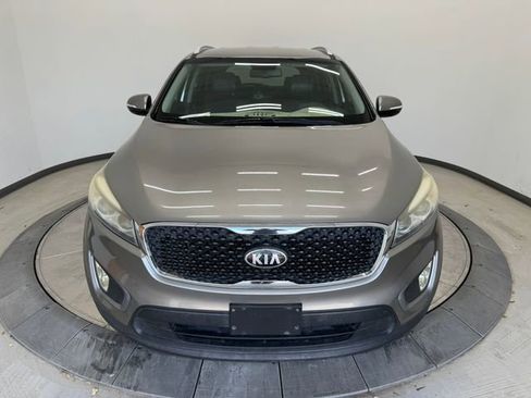 Used 2016 Kia Sorento LX w/ LX Convenience Package image 13