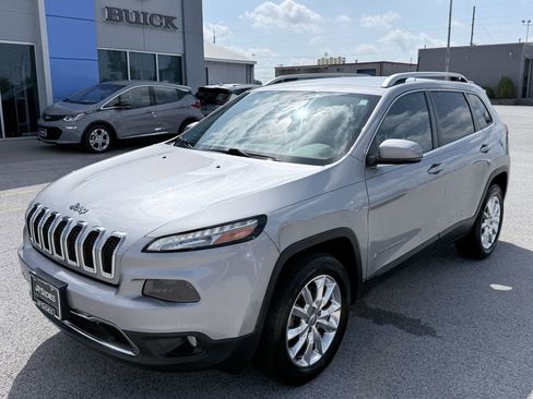 Used 2017 Jeep Cherokee Limited AWD/4WD image 1