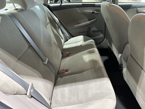 Used 2013 Toyota Corolla LE FWD image 17