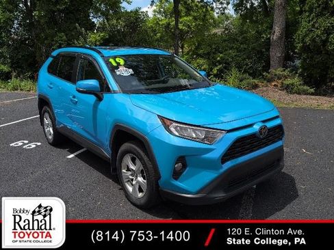Used 2019 Toyota RAV4 XLE AWD/4WD image 1